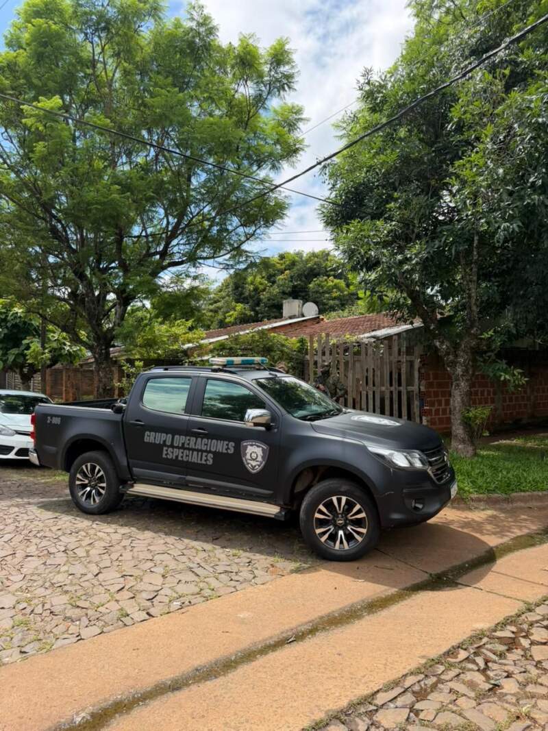 Fiscalía de Ciberdelitos y SAIC encabezaron allanamiento por abuso sexual infantil con secuestro de drogas, armas y dispositivos electrónicos imagen-2