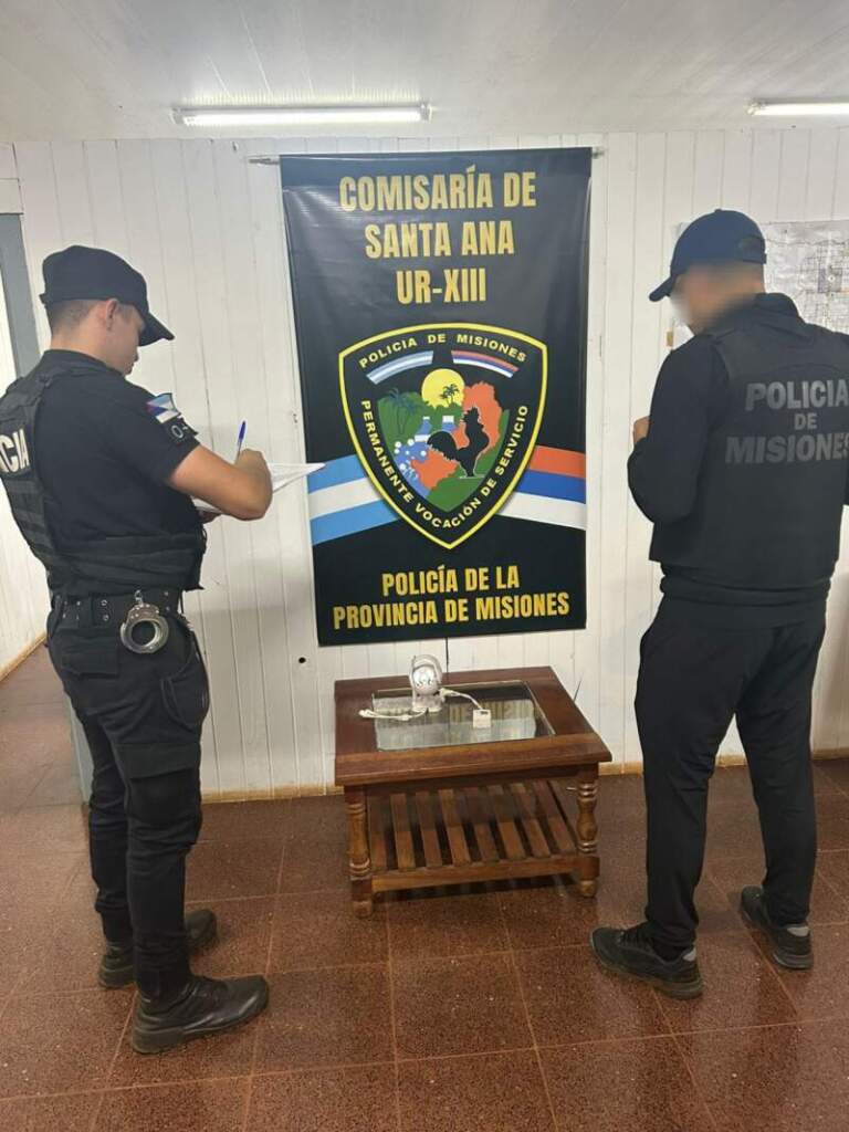 Santa Ana: abandonó la escuela y regresó, pero no a estudiar sino a robar imagen-26