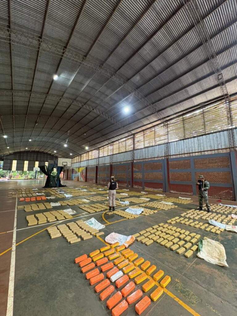 Golpe al narcotráfico en Misiones: Prefectura incautó más de una tonelada de droga durante un operativo imagen-14