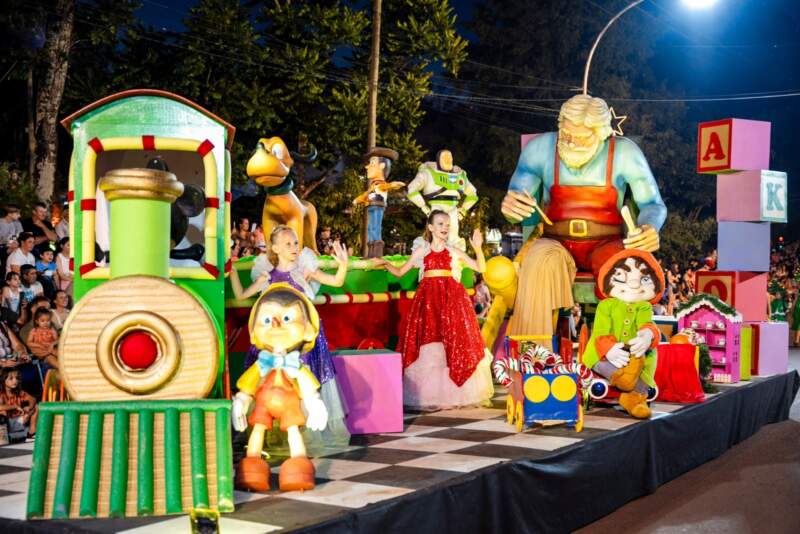 En Leandro N. Alem finalizó la fiesta navideña más grande de la Argentina imagen-28