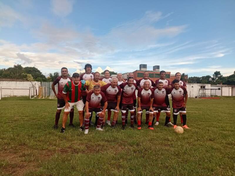 Veteranos del Club Brown, Palomas de María Morínigo y Villa Lanús protagonizaron un partido solidario a beneficio de niños del barrio Yacyretá imagen-4