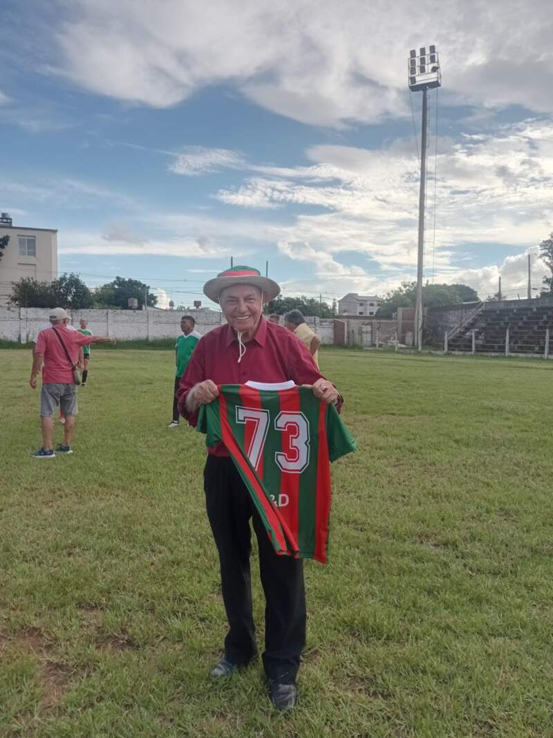 Veteranos del Club Brown, Palomas de María Morínigo y Villa Lanús protagonizaron un partido solidario a beneficio de niños del barrio Yacyretá imagen-6