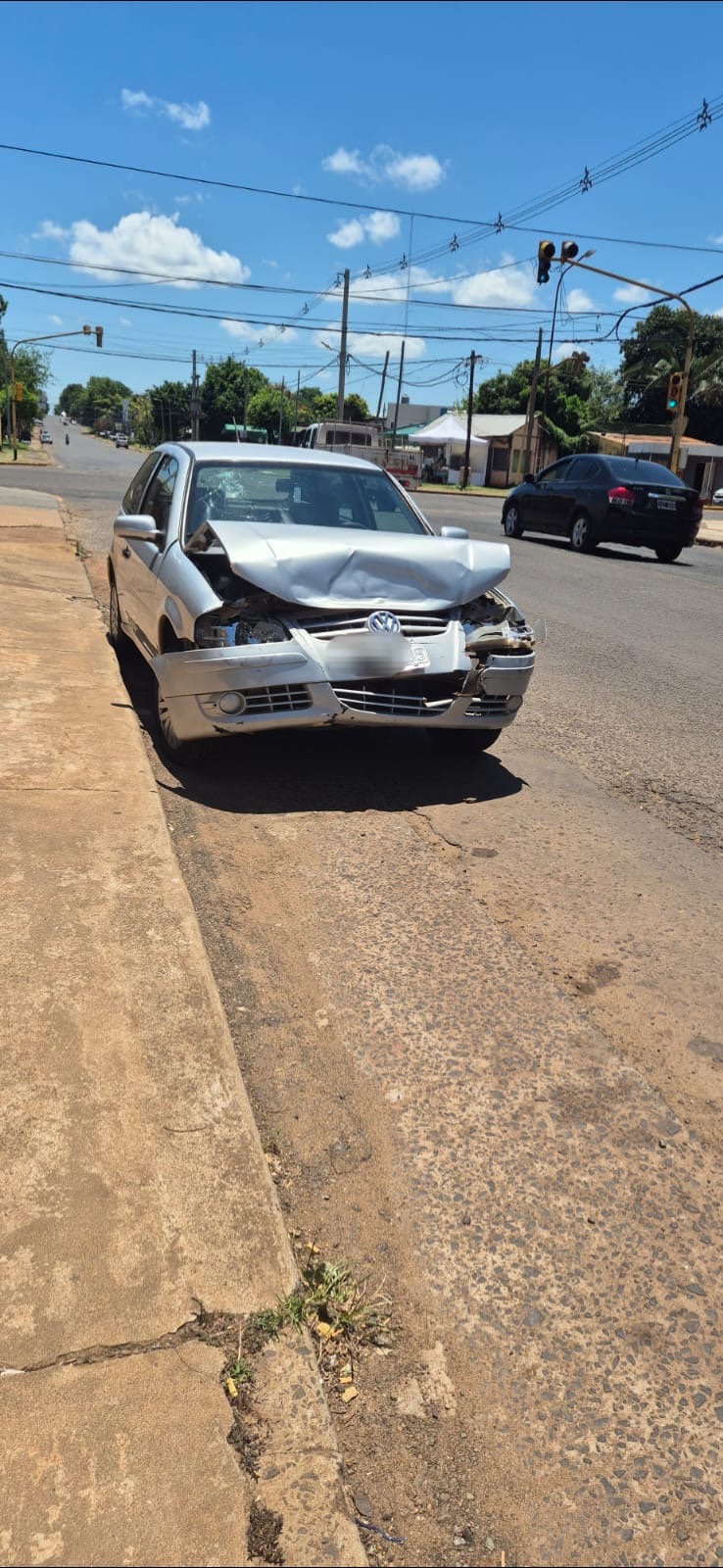 Un adolescente sufrió lesiones tras una triple colisión en Posadas Un adolescente sufrió lesiones tras una triple colisión en Posadas imagen-2