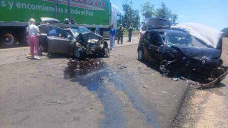 Choque frontal en la Ruta Nacional 105 dejó dos mujeres con lesiones graves imagen-5