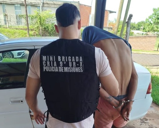 Amenazó con “prender fuego todo”: terminó detenido tras un operativo en Posadas Amenazó con “prender fuego todo”: terminó detenido tras un operativo en Posadas imagen-1