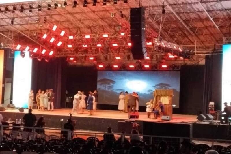 Misiones esparce la tierra roja en los grandes festivales del folklore argentino imagen-2