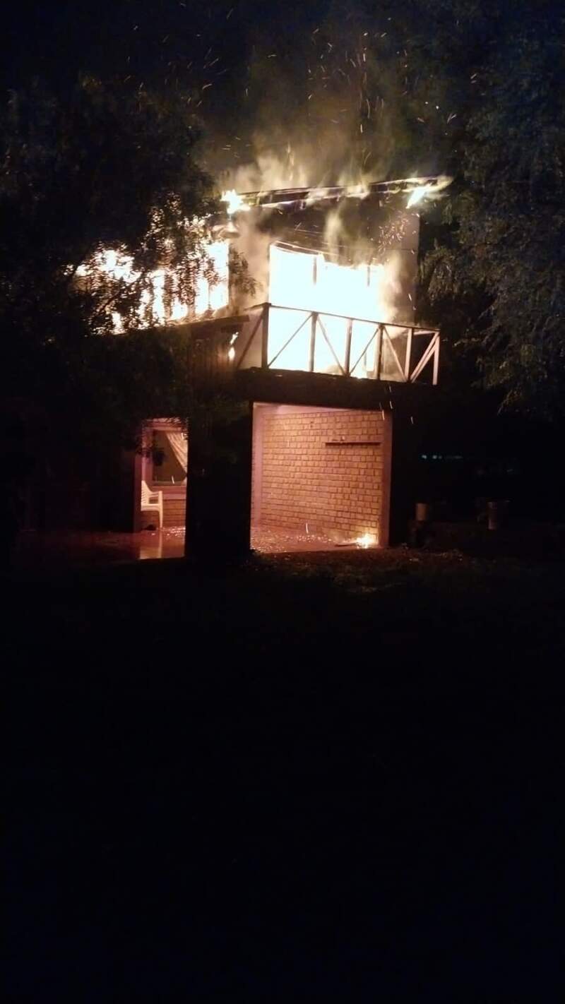 Atacó a su ex pareja, causó daños, incendió la casa y terminó detenido en Campo Ramón imagen-15