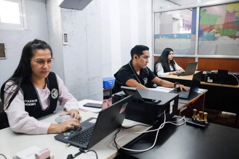 Ministro Pérez recorrió la sede de Cibercrimen y evaluó despliegue operativo imagen-6