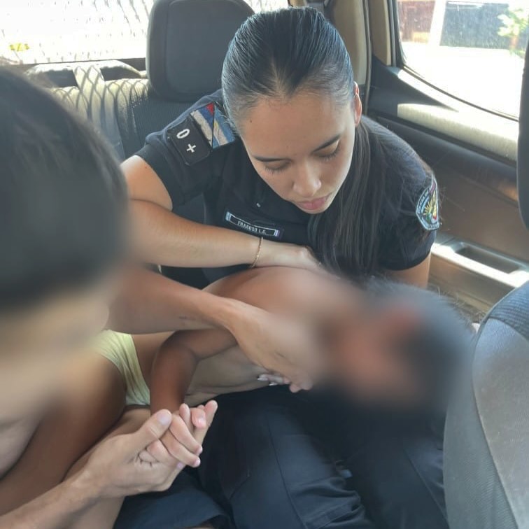 Posadas: Policías reanimaron a una niña con problemas respiratorios dentro de una patrulla, camino al hospital Posadas: Policías reanimaron a una niña con problemas respiratorios dentro de una patrulla, camino al hospital imagen-10