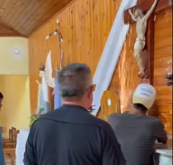 Ingresaron a robar en la parroquia San Benito Abad e intentaron dañar el sagrario donde se resguarda el Santísimo Ingresaron a robar en la parroquia San Benito Abad e intentaron dañar el sagrario donde se resguarda el Santísimo imagen-49