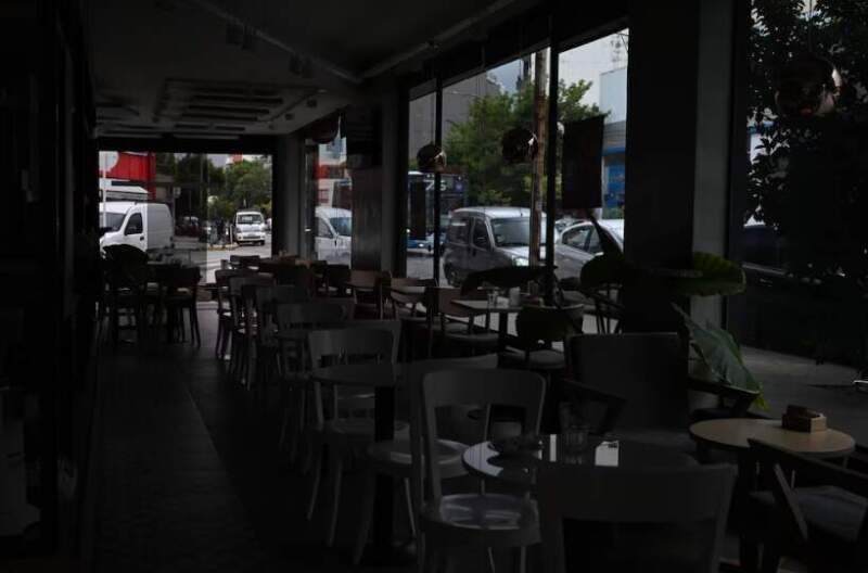 Un apagón masivo afectó el AMBA: hubo cortes de luz en varios barrios de CABA y provincia de Buenos Aires imagen-67