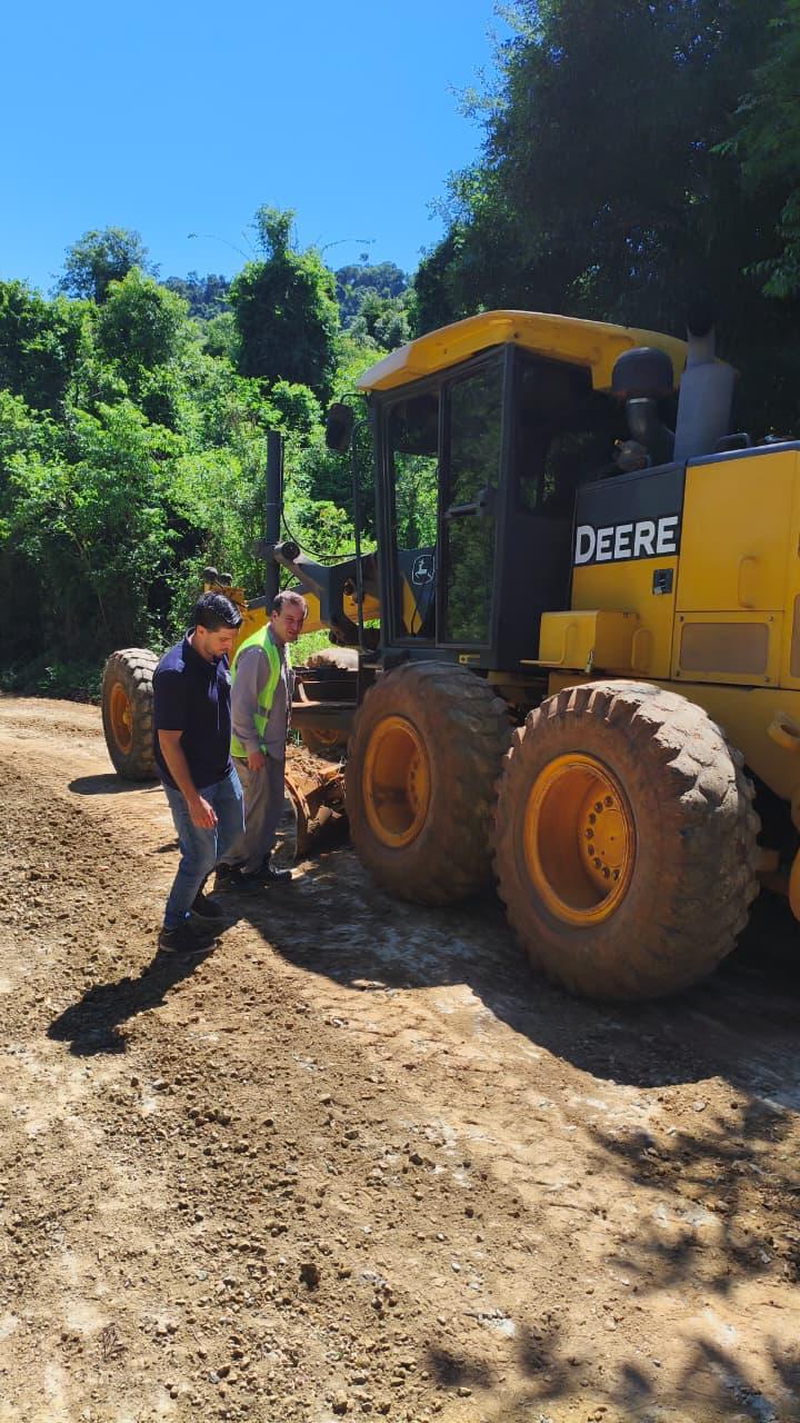 Vialidad de Misiones trabaja en caminos vecinales de Colonia Monteagudo imagen-2