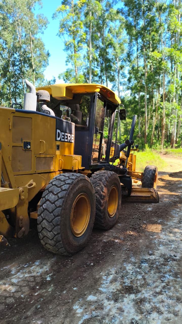 Vialidad de Misiones trabaja en caminos vecinales de Colonia Monteagudo imagen-6
