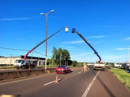 Avanza el montaje de líneas desde la nueva Estación Transformadora de Garupá Avanza el montaje de líneas desde la nueva Estación Transformadora de Garupá imagen-2