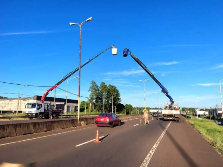 Avanza el montaje de líneas desde la nueva Estación Transformadora de Garupá imagen-32
