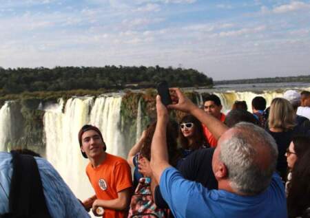 Cataratas del Iguazú registró más de 50 mil visitantes y 85 % de ocupación hotelera en los primeros diez días de enero imagen-3