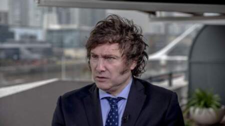 Cambios en la EBY: Milei designó al primo de "Toto" Caputo como Director Ejecutivo imagen-37