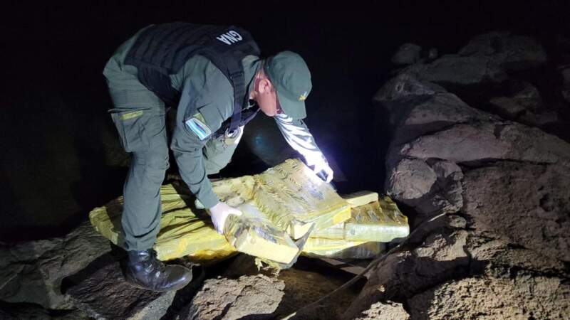 Abandonan 193 kilos de marihuana en la costa del río Paraná, en el Alto Paraná imagen-4