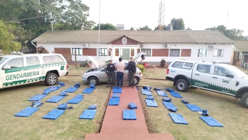 Un agricultor intentó escapar de un control vial con más de 193 kilos de marihuana imagen-2
