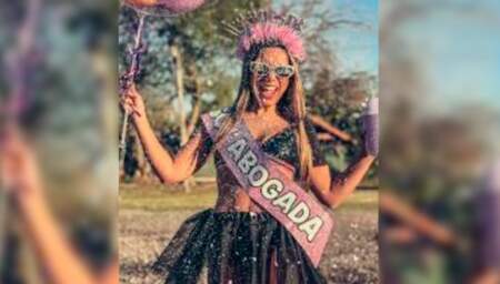 Quién es la abogada influencer que fue denunciada por insultos racistas y deberá usar tobillera electrónica en Brasil imagen-4