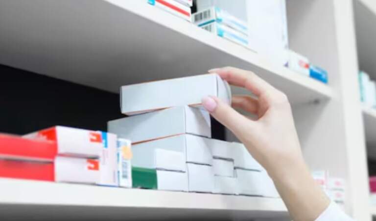 Salud Pública: a raíz de la alta demanda en la Farmacia Central, iniciaron un proceso de reorganización para fortalecer el acceso a los tratamientos imagen-28