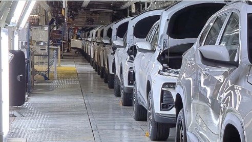 General Motors continuará suspendiendo su producción una semana por mes imagen-8