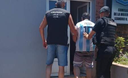 Detuvieron a un prófugo acusado de mantener cautiva y amenazar de muerte a su pareja en Alem Detuvieron a un prófugo acusado de mantener cautiva y amenazar de muerte a su pareja en Alem imagen-14