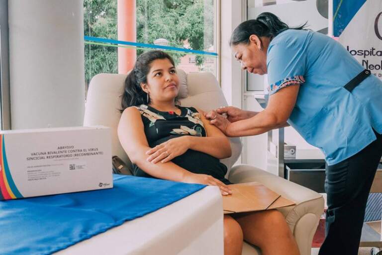 Misiones inicia la campaña de vacunación contra el Virus Sincicial Respiratorio destinada a personas gestantes imagen-35