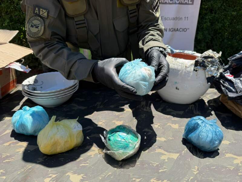 Gendarmería: Abrieron una encomienda y hallaron más de 2 kilos de cocaína imagen-2