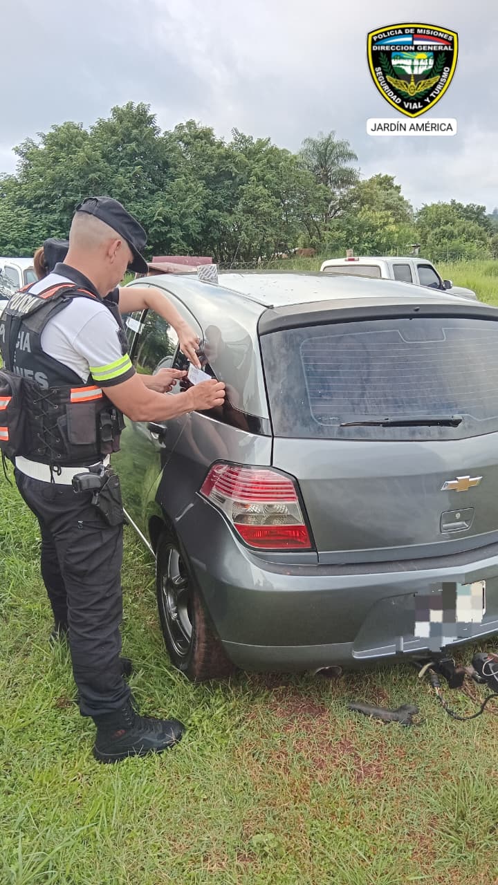 Aprehendieron a un conductor con alcoholemia positiva y secuestraron su vehículo en Jardín América imagen-2