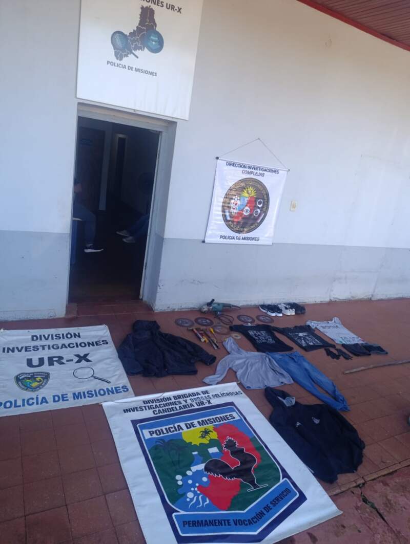 Robo armado a un aserradero en Candelaria: siete allanamientos simultáneos, secuestro de dinero y dos detenidos tras un amplio operativo policial 15 Robo armado a un aserradero en Candelaria: siete allanamientos simultáneos, secuestro de dinero y dos detenidos tras un amplio operativo policial imagen-14