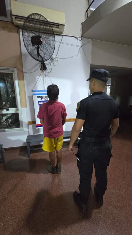 Insólito: causó disturbios y para excusarse activó el tótem del 911; terminó detenido con 2,57 de alcohol en sangre imagen-11