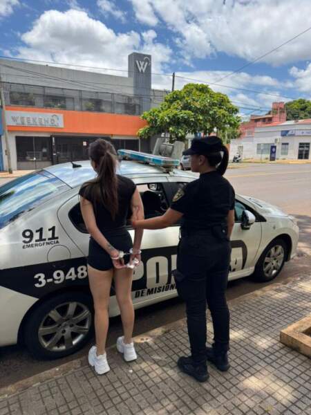 Fuera de sus cabales: Una mujer discutió con su pareja, disparó un arma y fue arrestada Fuera de sus cabales: Una mujer discutió con su pareja, disparó un arma y fue arrestada imagen-2