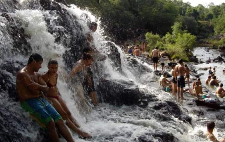 Desde este jueves 8, vuelve el refrescante Festival Provincial del Turista en los Saltos del Tabay imagen-11