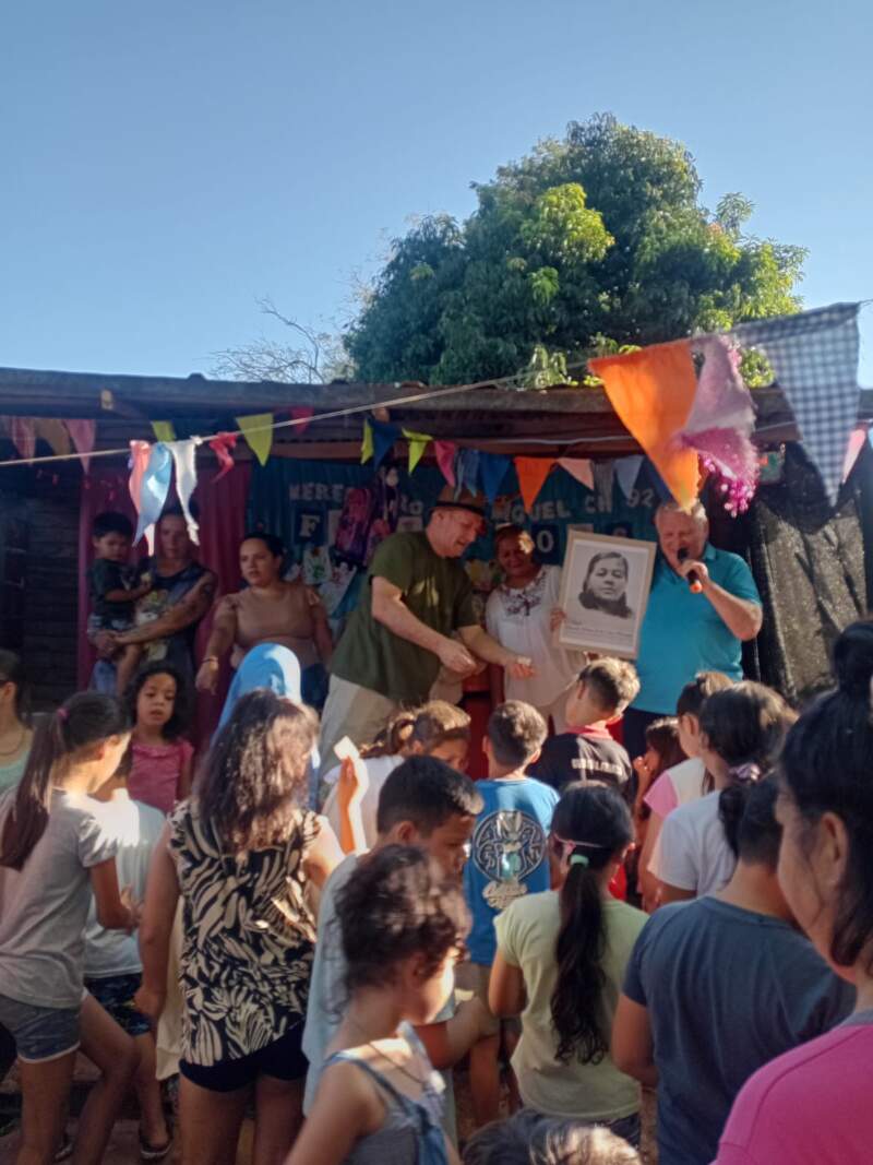 Con todo éxito se celebró la fiesta de los Reyes Magos de María Morínigo en el barrio Yacyretá imagen-6