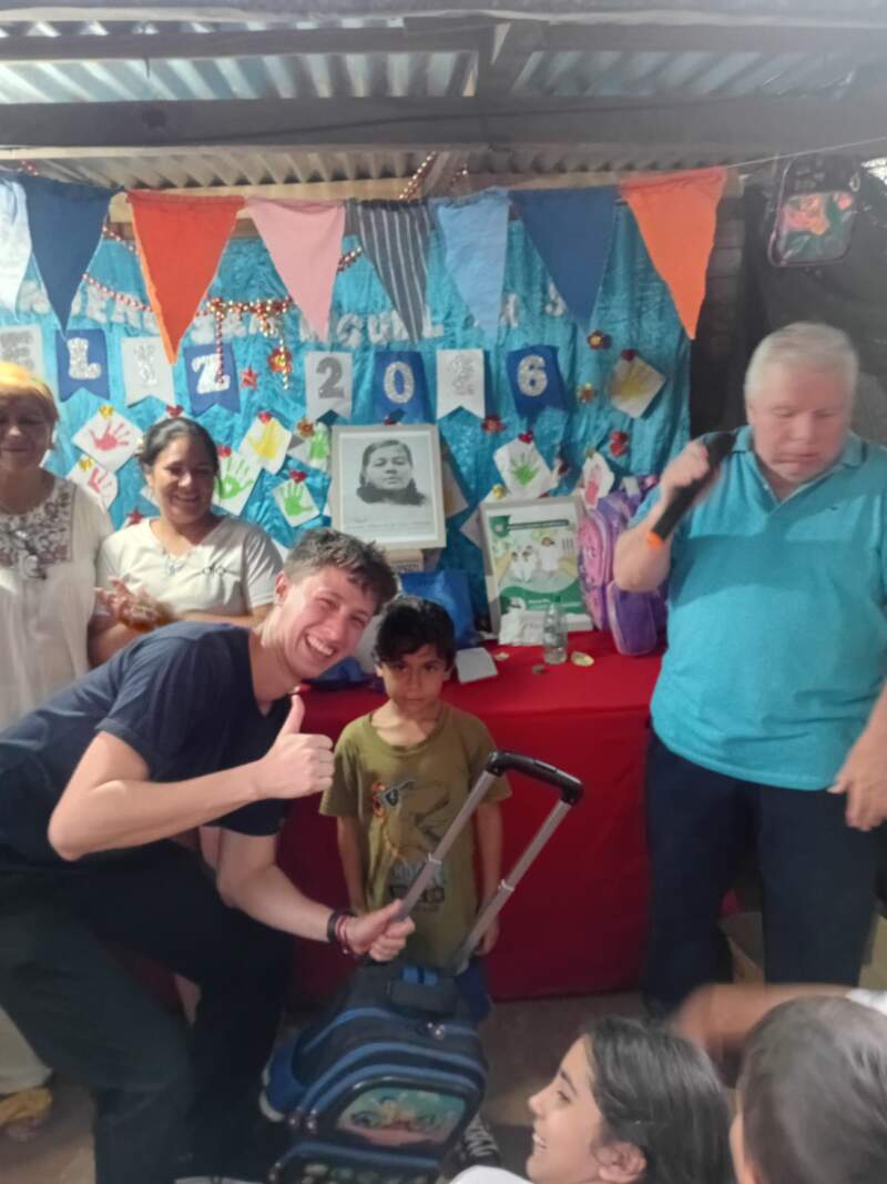 Con todo éxito se celebró la fiesta de los Reyes Magos de María Morínigo en el barrio Yacyretá imagen-16