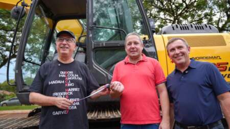 Passalacqua encabezó una jornada de supervisión de obras y entrega de equipamiento en Alba Posse Passalacqua encabezó una jornada de supervisión de obras y entrega de equipamiento en Alba Posse imagen-2