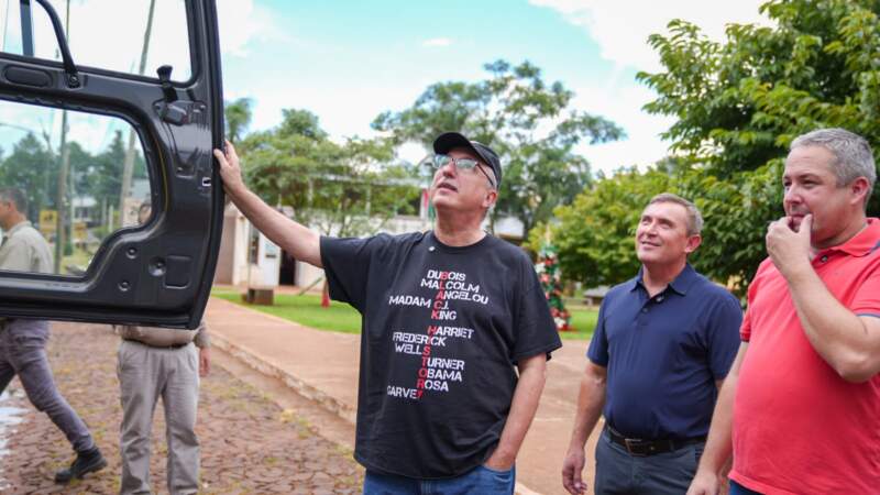 Passalacqua encabezó una jornada de supervisión de obras y entrega de equipamiento en Alba Posse imagen-2