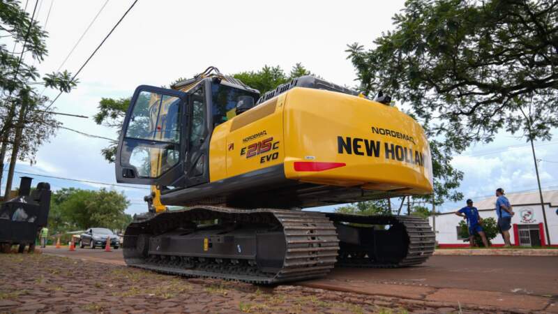 Passalacqua encabezó una jornada de supervisión de obras y entrega de equipamiento en Alba Posse imagen-4