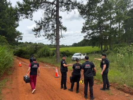 La Policía investiga el homicidio de un hombre hallado sin vida en una zona rural entre Alvear y Oberá La Policía investiga el homicidio de un hombre hallado sin vida en una zona rural entre Alvear y Oberá imagen-4