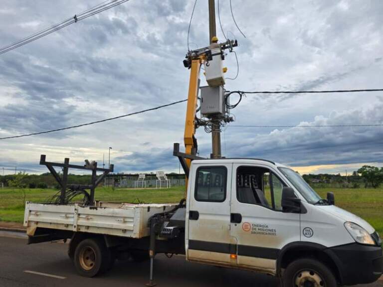Continúa el trabajo de Energía de Misiones por el alerta meteorológico imagen-45