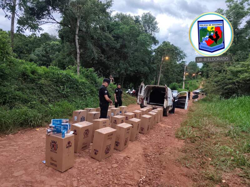 Intentaban mover más de 11 millones en cigarrillos de contrabando y la Policía los interceptó imagen-12