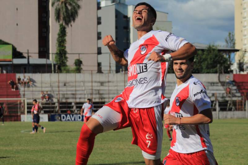 Fútbol: goleada y clasificación para Guaraní imagen-4