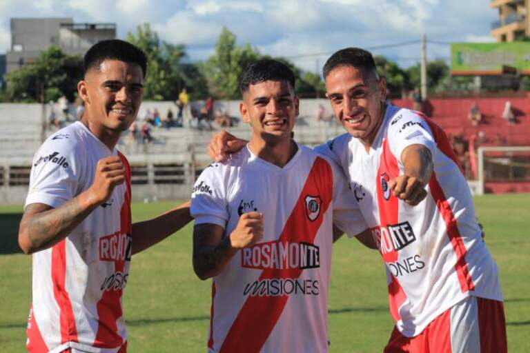 Fútbol: goleada y clasificación para Guaraní imagen-45