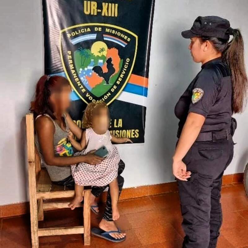 La presencia policial en espacios públicos posibilitó la detección y protección de menores que se encontraban desorientados en Apóstoles, San Ignacio y Posadas imagen-4