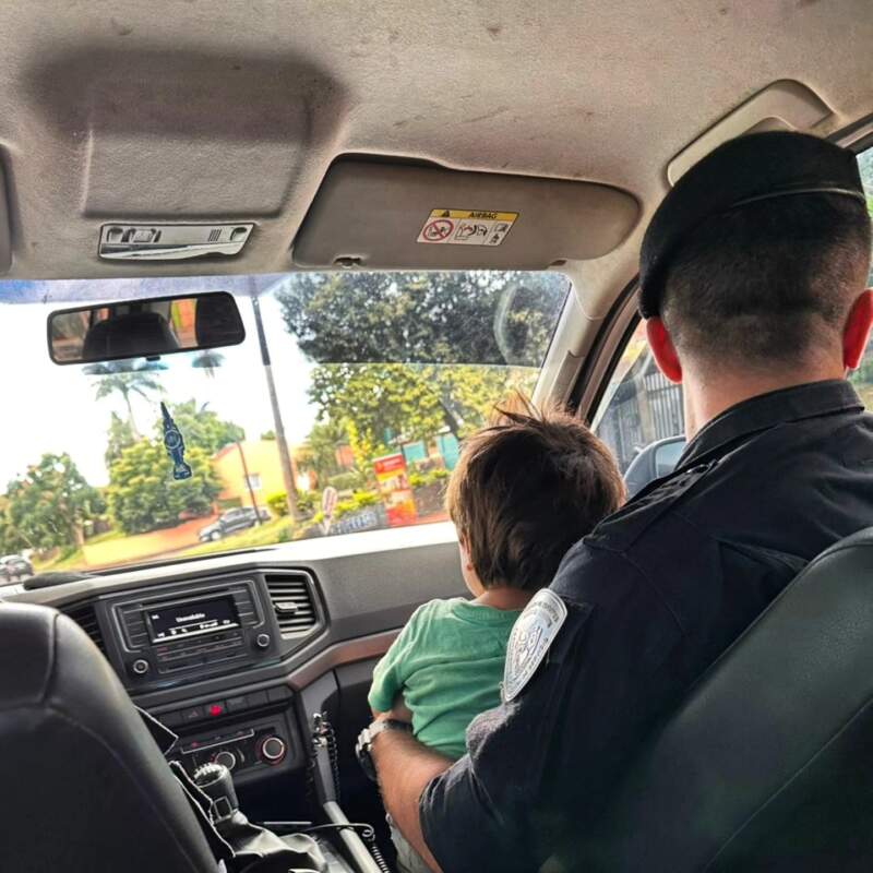 La presencia policial en espacios públicos posibilitó la detección y protección de menores que se encontraban desorientados en Apóstoles, San Ignacio y Posadas imagen-6