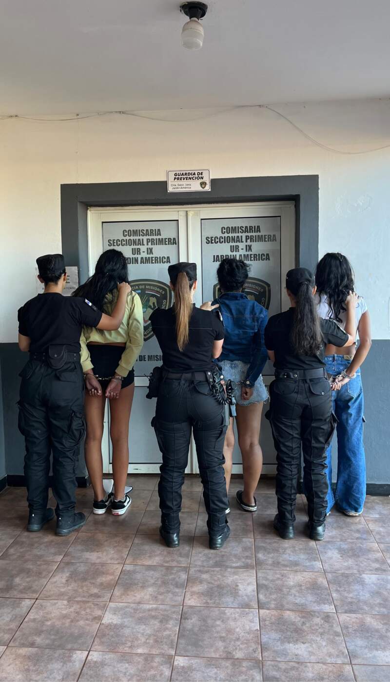 Riña entre mujeres en Plaza Colón de Jardín América dejó a una menor lesionada imagen-12