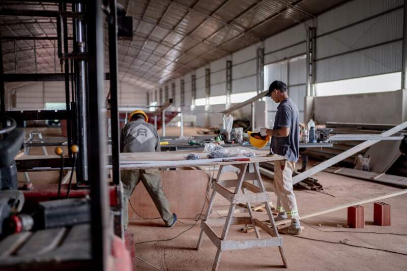 Passalacqua recorrió la planta procesadora de bambú de Wenphoenix en el Parque Industrial de Apóstoles imagen-2