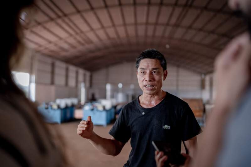 Passalacqua recorrió la planta procesadora de bambú de Wenphoenix en el Parque Industrial de Apóstoles imagen-10