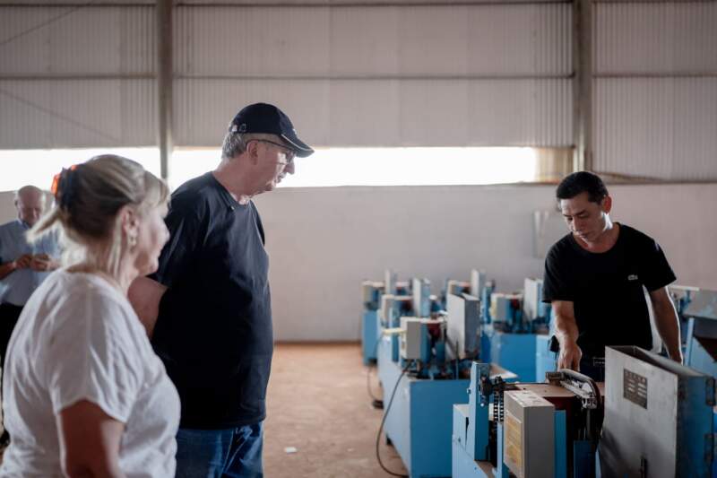 Passalacqua recorrió la planta procesadora de bambú de Wenphoenix en el Parque Industrial de Apóstoles imagen-18